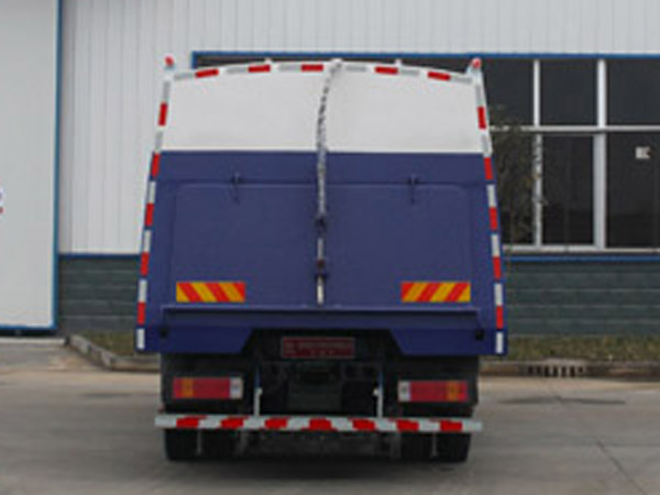 解放J6單橋掃路車(chē)