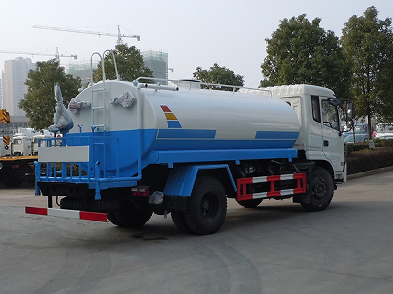 東風11.6噸灑水車(chē)
